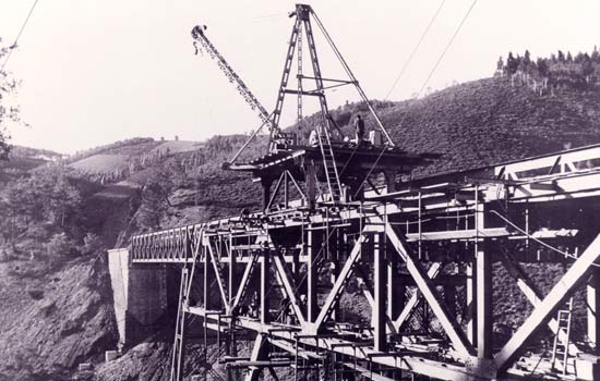 Renovação de ponte na Linha da Beira Alta - anos 50
