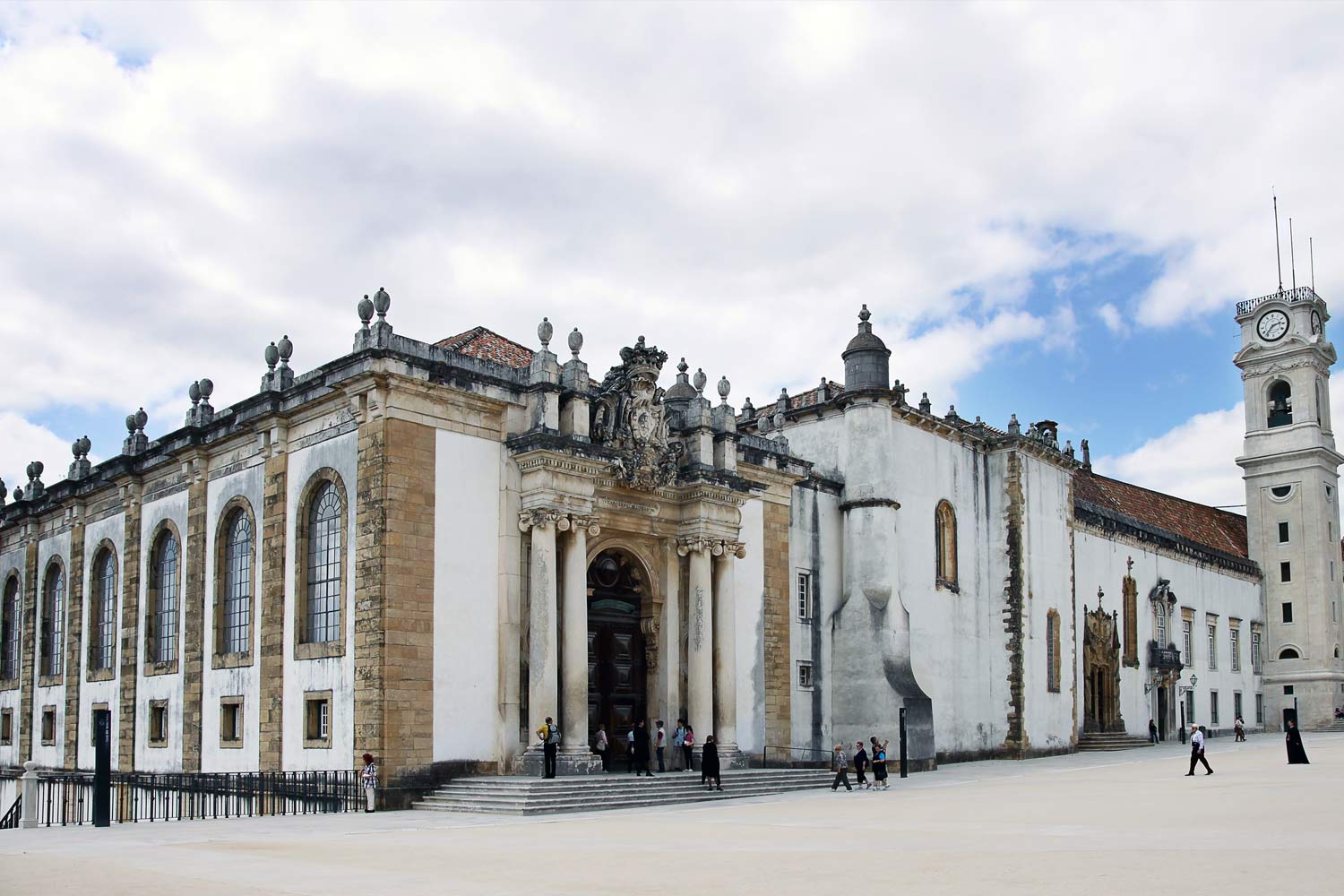 Exterior da Biblioteca Joanina da Universidade de Coimbra.