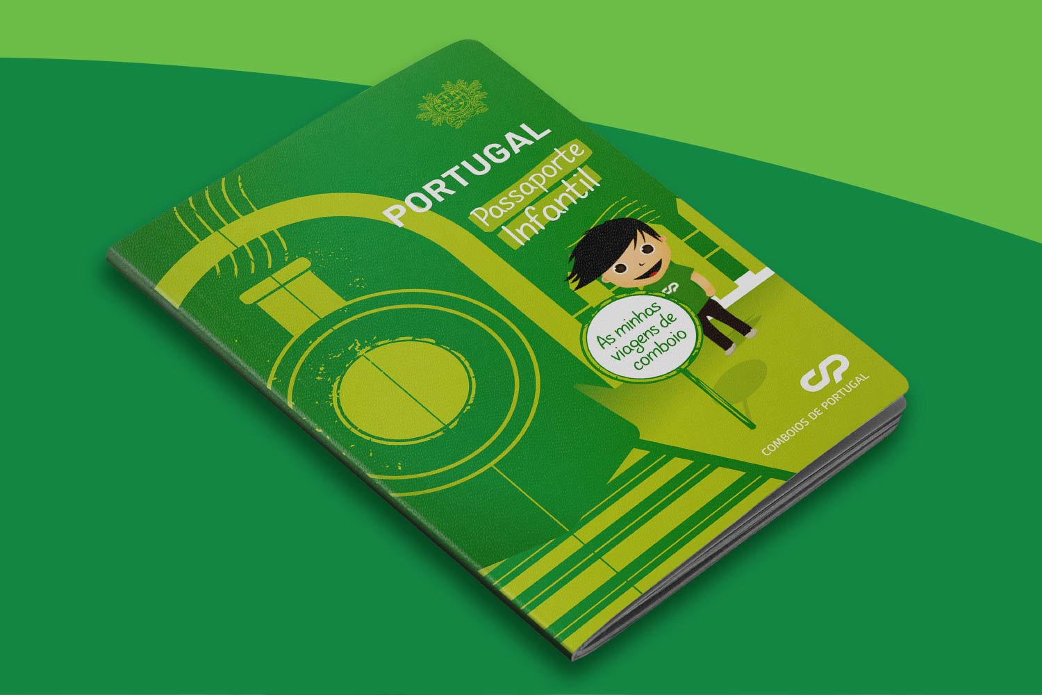 Imagem do passaporte infantil com o Kimboy numa estação ao lado de uma locomotiva a vapor