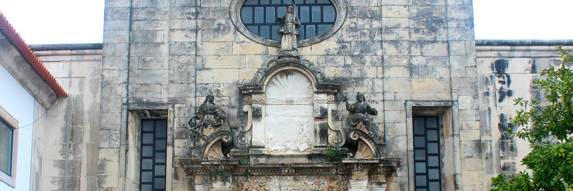 Detail of the door of Aveiro Cathedral.