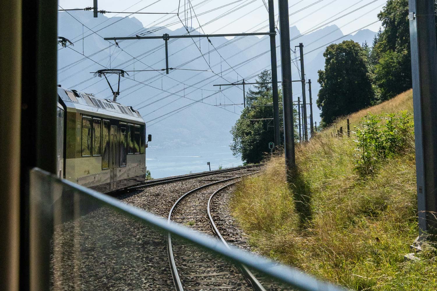 Comboio a circular pela Europa.