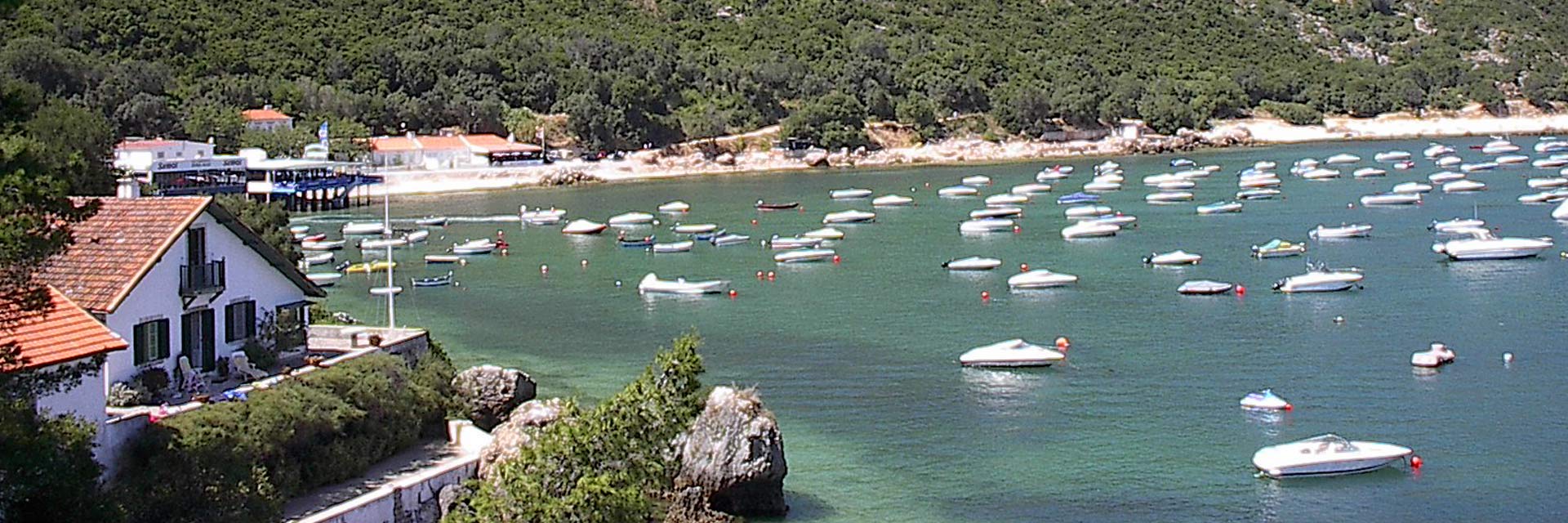 Praia na região da Serra da Arrábida