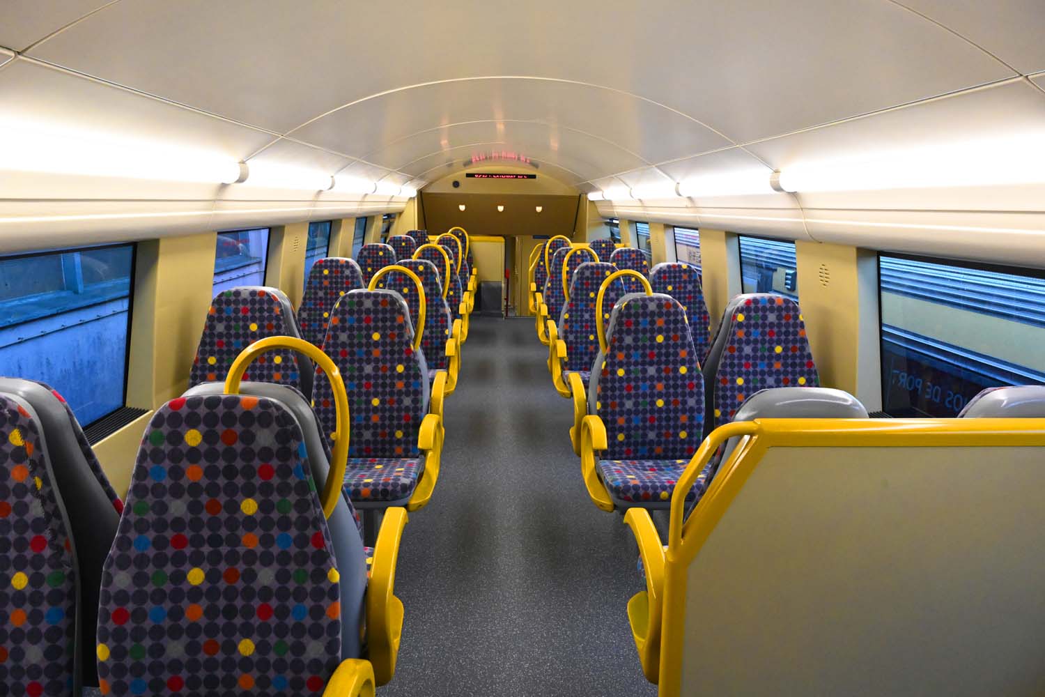 Automotora Elétrica CP 3576 - interior do comboio