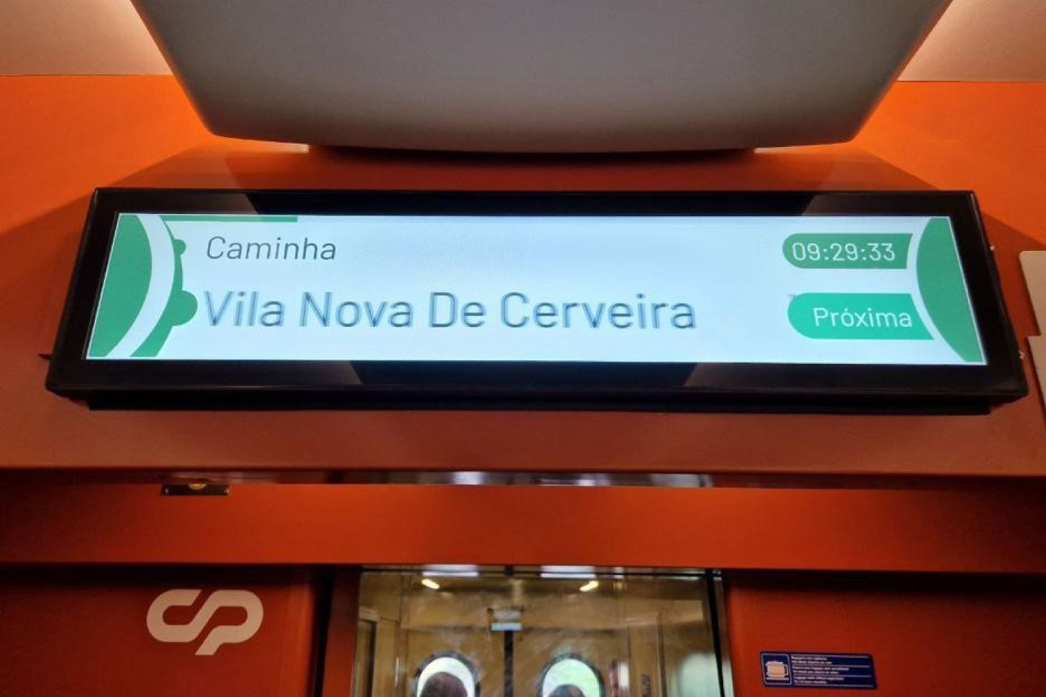 Ecrã de informação a bordo