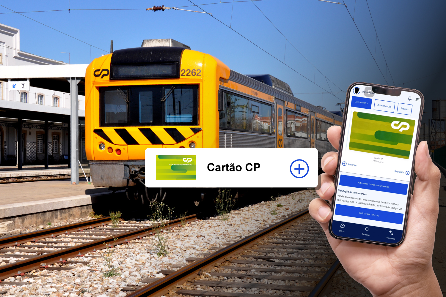 Imagem com montagem de um comboio Regional com a mão de uma pessoa a segurar um telemóvel, onde se ve um cartão CP na App Gov.PT e uma indicação de  + Cartão CP.